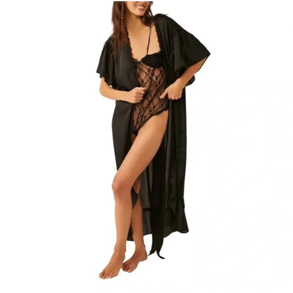 Free People Moonbeams Lace  Trim Satin Robe | Black | Size Small | NWT - Picture 1 of 10